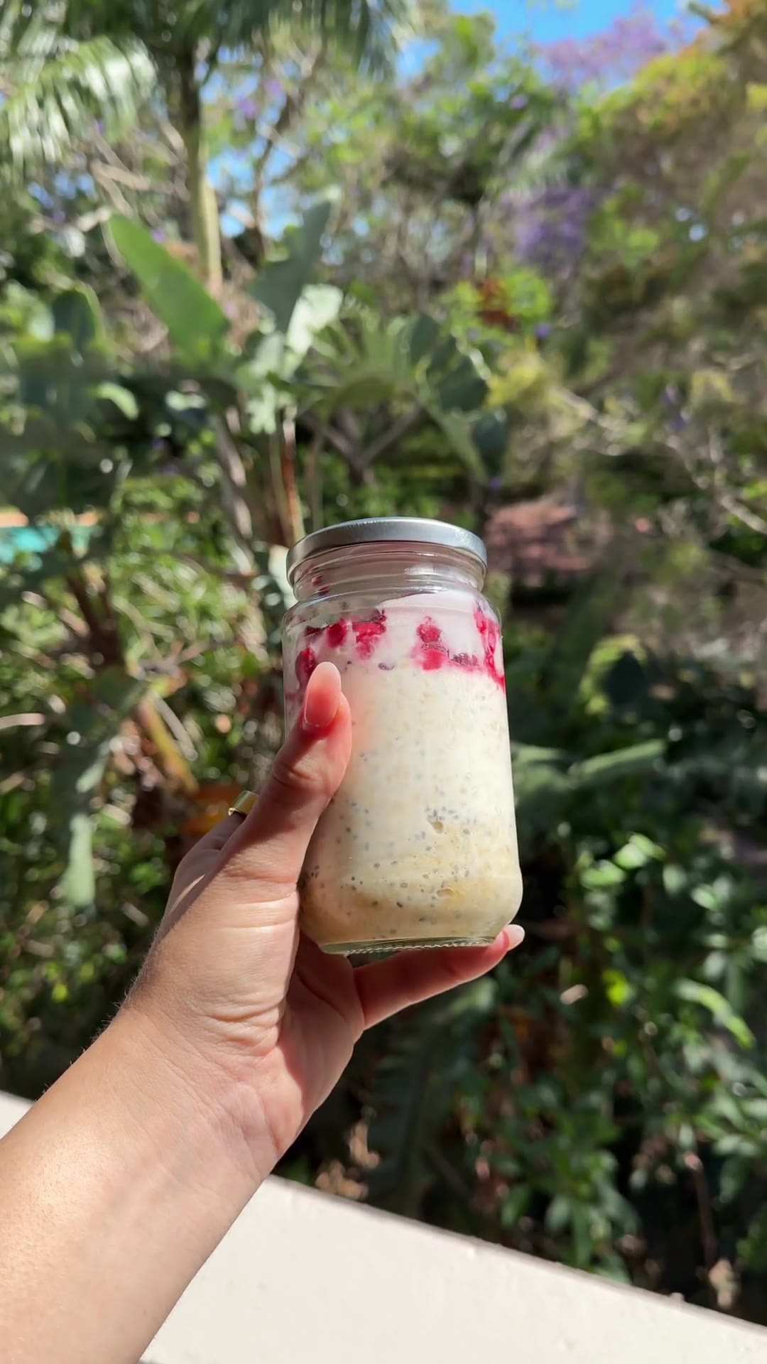 UGC video - smoothie jar product feature